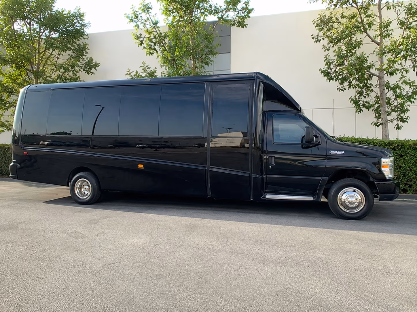 harvest season and fall wine tour transportation