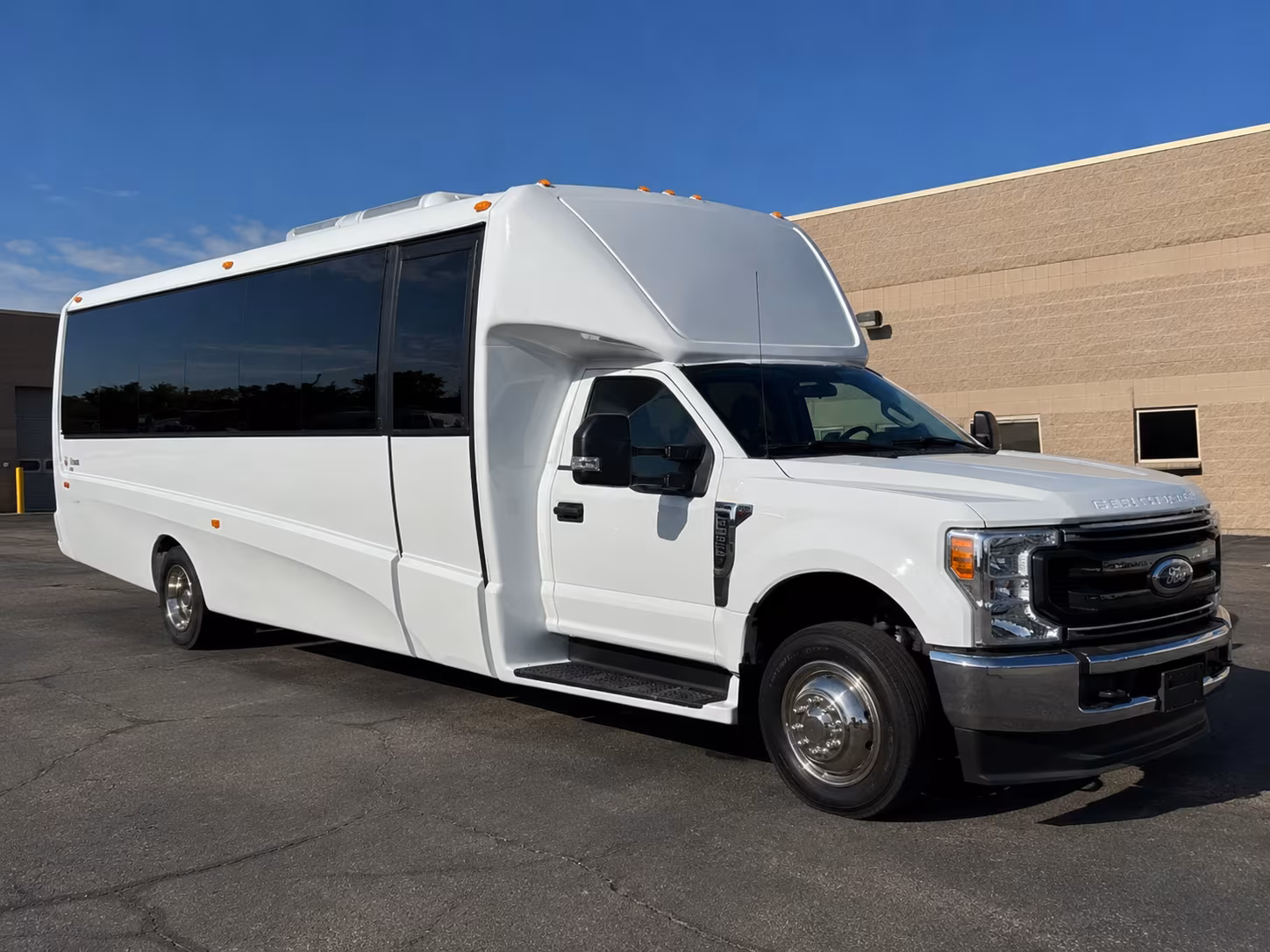 novi daily commuter shuttles for novi employees